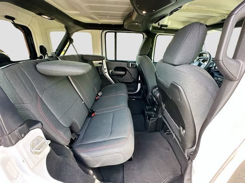 Used 2024 Jeep Wrangler Unlimited Rubicon AWD/4WD image 26