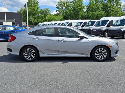 Used 2016 Honda Civic EX image 5