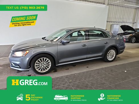 Used 2017 Volkswagen Passat 1.8T SE image 1