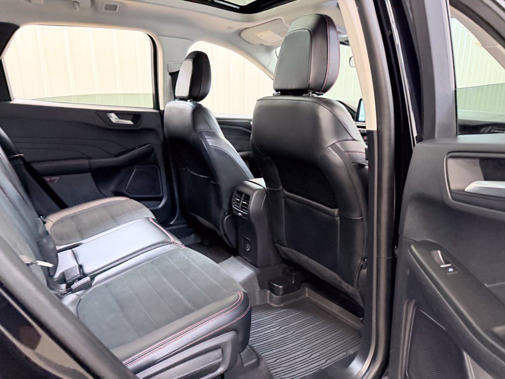 Used 2022 Ford Escape SEL w/ SEL Stealth AWD Package image 33