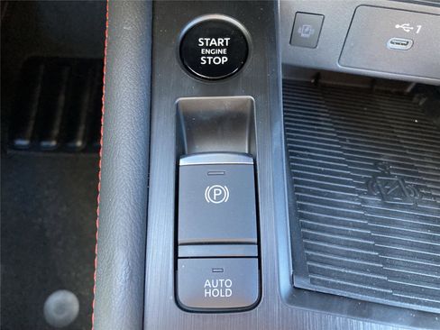 New 2026 Nissan Kicks SR image 15