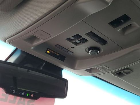 Used 2018 GMC Yukon XL Denali w/ Open Road Package image 24