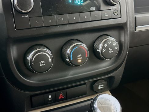 Used 2014 Jeep Patriot Sport w/ Power Value Group AWD/4WD image 21