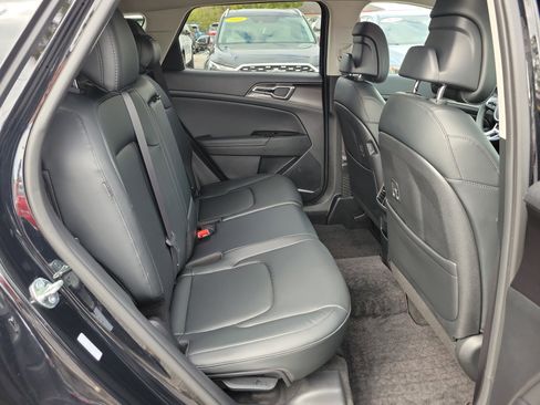 Certified 2025 Kia Sportage EX image 12