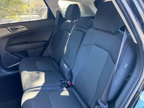 Used 2025 Kia Sportage LX image 32