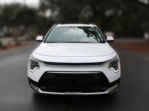 New 2025 Kia Niro EX image 15