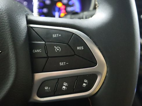 Used 2022 Chrysler Pacifica Pinnacle image 12