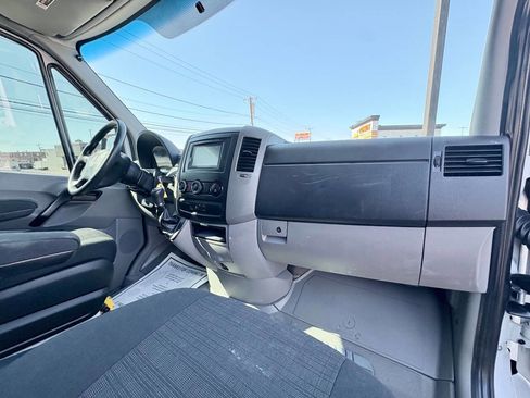 Used 2017 Mercedes-Benz Sprinter 2500 image 28