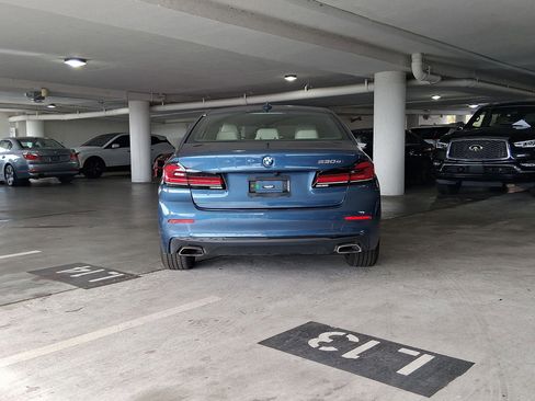 Certified 2023 BMW 530e w/ Premium Package image 9