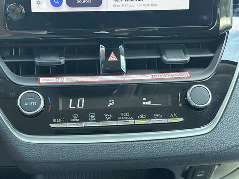 Used 2025 Toyota Corolla LE FWD image 36