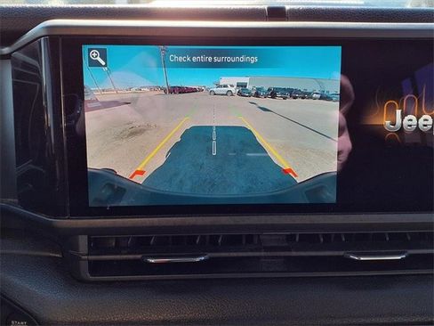 Certified 2024 Jeep Gladiator Sport image 4