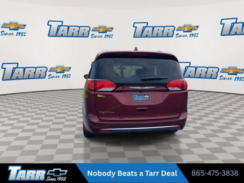 Used 2017 Chrysler Pacifica Touring-L Plus FWD image 7