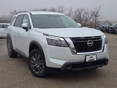 New 2025 Nissan Pathfinder SV image 7