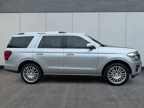 Used 2022 Ford Expedition Limited AWD/4WD image 6