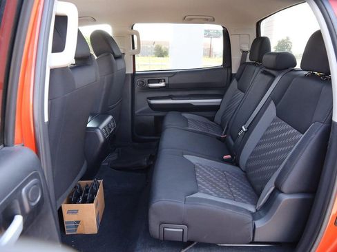 Used 2018 Toyota Tundra SR5 w/ SR5 Upgrade Package AWD/4WD image 9