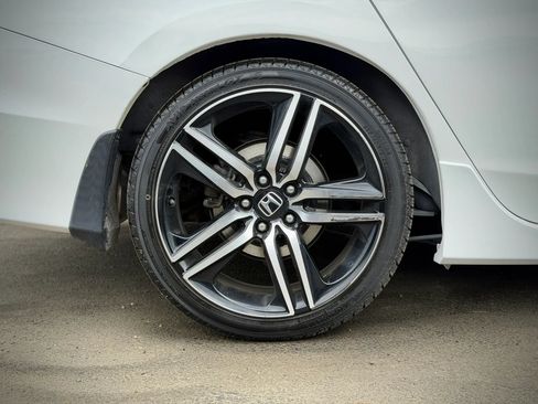 Used 2016 Honda Accord Sport image 18
