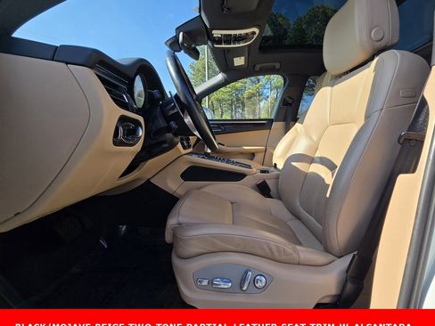 Used 2021 Porsche Macan image 3