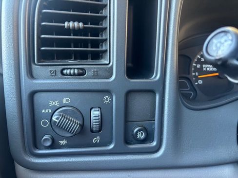 Used 2004 Chevrolet Tahoe LS image 27