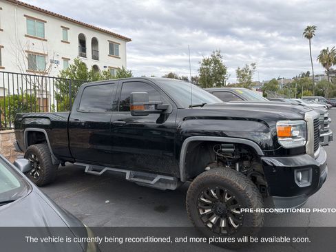 Used 2017 GMC Sierra 2500 Denali w/ Duramax Plus Package image 4