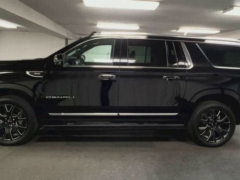 Certified 2023 GMC Yukon XL Denali w/ Denali Reserve Package AWD/4WD image 5