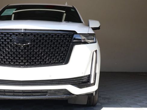 Used 2022 Cadillac Escalade ESV Premium Luxury w/ Performance Package AWD/4WD image 5