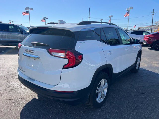 Used 2023 GMC Terrain SLE w/ Driver Convenience Package FWD image 5