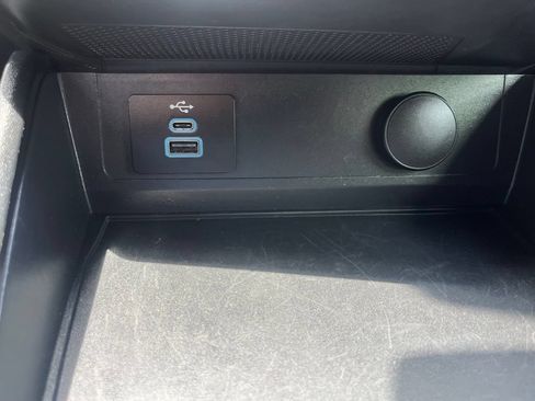 Used 2025 Ford Mustang Premium RWD image 30