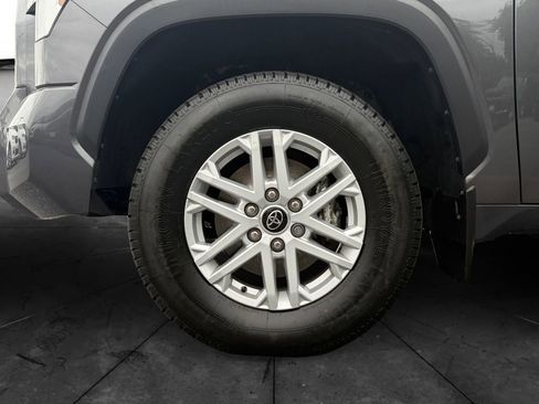 Used 2022 Toyota Tundra SR5 AWD/4WD image 14