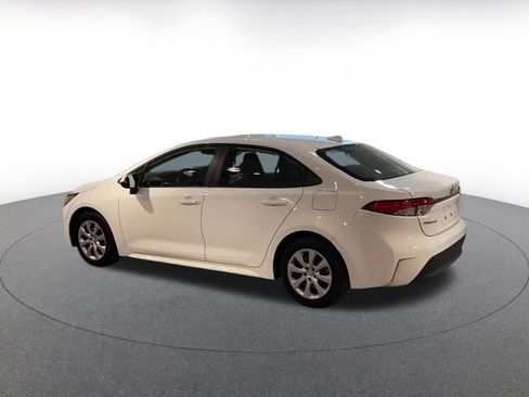 Used 2025 Toyota Corolla LE image 10