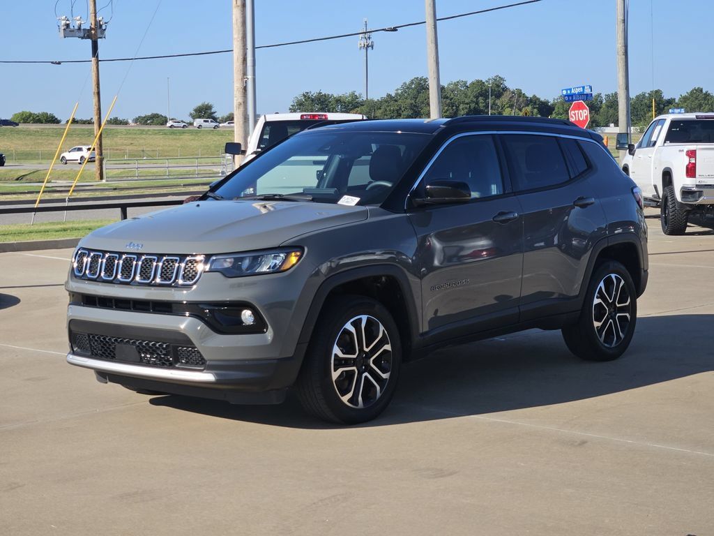 Used 2023 Jeep Compass Limited w/ Sun and Sound Group AWD/4WD image 3
