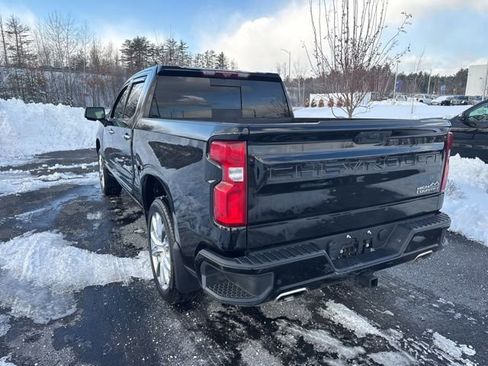 Used 2022 Chevrolet Silverado 1500 High Country w/ High Country Premium Package AWD/4WD image 3