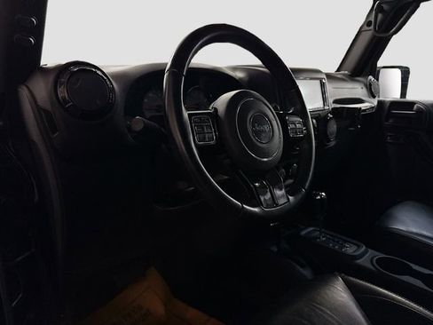 Used 2017 Jeep Wrangler Unlimited Sahara AWD/4WD image 10