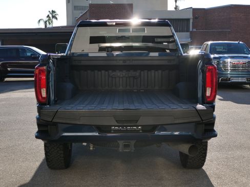Used 2023 GMC Sierra 2500 AT4 image 5