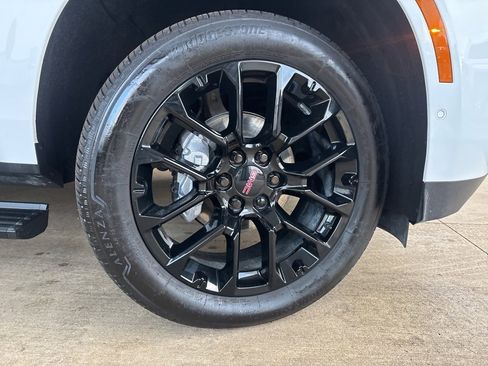 Used 2025 GMC Yukon Denali w/ Sun & Power Step Package image 47