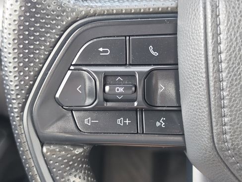 Used 2025 Toyota Tacoma SR5 image 14