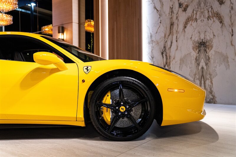 Used 2010 Ferrari 458 Italia Coupe RWD image 8