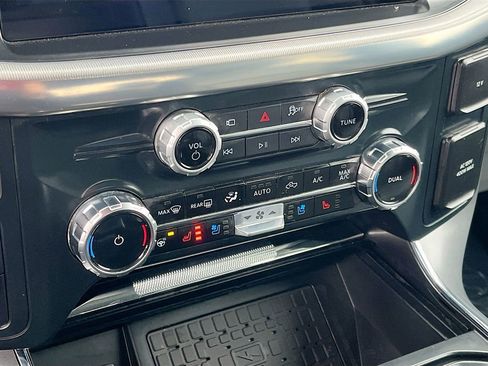 Used 2025 Ford F150 Lariat w/ Equipment Group 502A High image 16