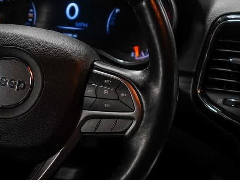 Used 2021 Jeep Grand Cherokee Laredo X image 17