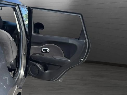 Used 2018 Kia Soul FWD image 24