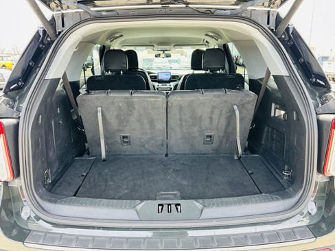Used 2022 Ford Explorer XLT w/ Equipment Group 202A image 23