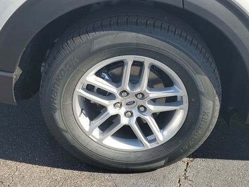 New 2026 Ford Explorer Active image 5