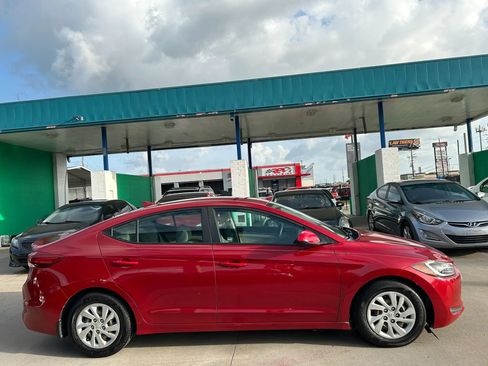 Used 2017 Hyundai Elantra SE FWD image 6