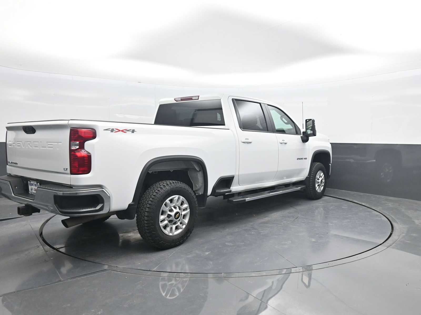 Used 2025 Chevrolet Silverado 2500 LT w/ Convenience Package AWD/4WD image 8