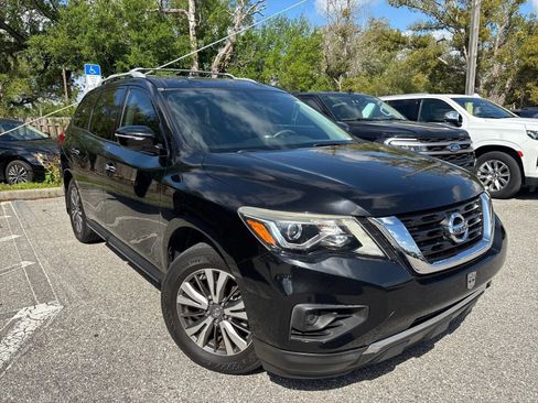 Used 2018 Nissan Pathfinder S FWD image 4