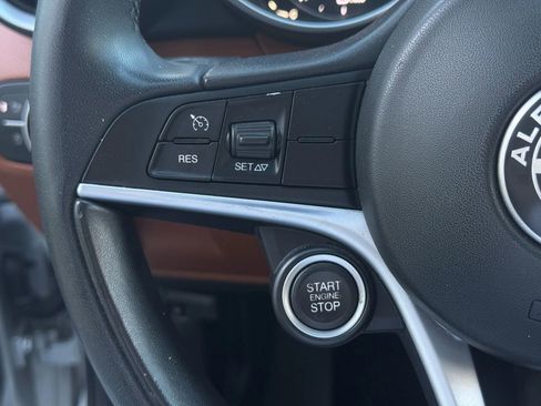 Used 2019 Alfa Romeo Giulia AWD image 33