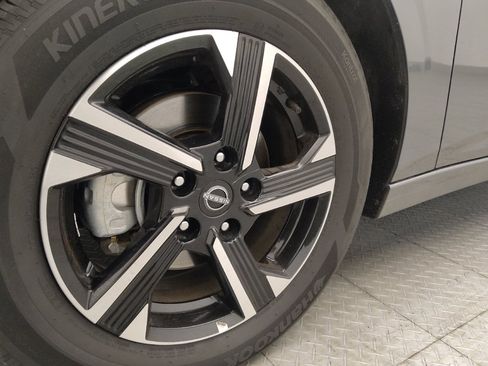 Used 2025 Nissan Sentra SV FWD image 31