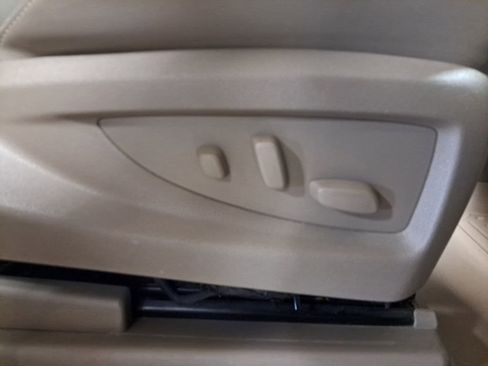 Used 2018 Chevrolet Suburban LT w/ LT Signature Package image 17