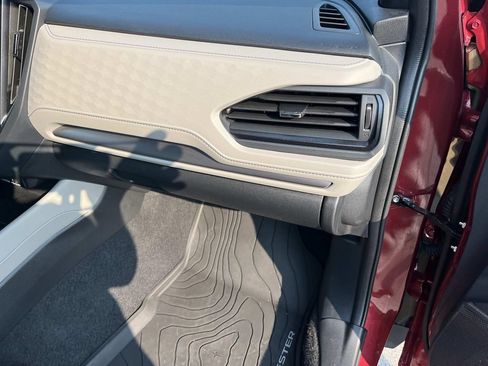 Certified 2025 Subaru Forester Premium AWD/4WD image 27
