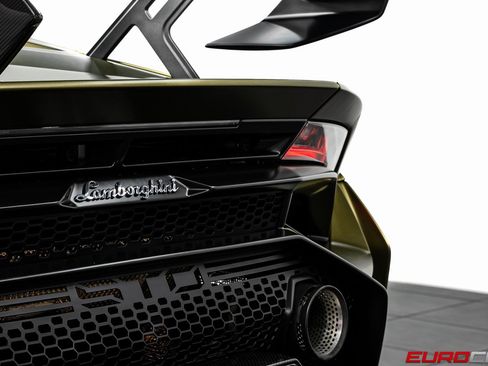 Used 2022 Lamborghini Huracan STO image 28