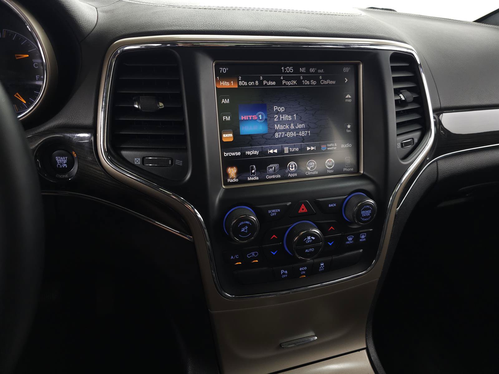 Used 2014 Jeep Grand Cherokee Overland AWD/4WD image 22